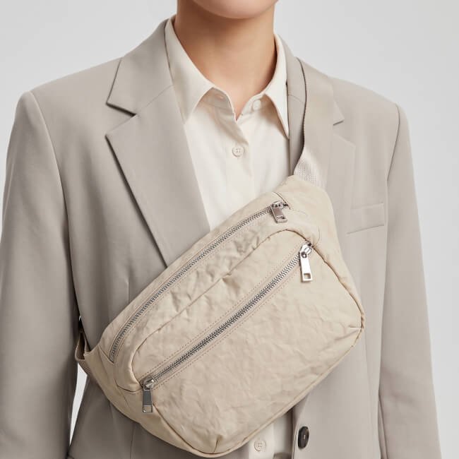 Bolsa transversal feminina de nylon, vista frontal
